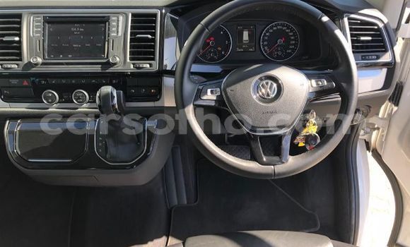 Acheter Occasion Voiture Volkswagen Caravelle Blanc à Butha–Buthe, Thaba-Tseka Acheter Occasion Voiture Volkswagen Caravelle Blanc à Butha–Buthe, Thaba-Tseka