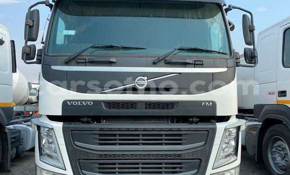 Buy Used Volvo F4 White Truck in Maseru in Maseru Buy Used Volvo F4 White Truck in Maseru in Maseru