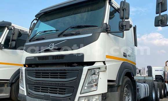 Buy Used Volvo F4 White Truck in Maseru in Maseru Buy Used Volvo F4 White Truck in Maseru in Maseru