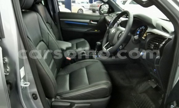 Buy Used Toyota Hilux Silver Car in Maseru in Maseru Buy Used Toyota Hilux Silver Car in Maseru in Maseru