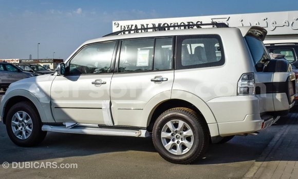 Sayi Imported Mitsubishi Pajero White Mota in Import - Dubai a Maseru Sayi Imported Mitsubishi Pajero White Mota in Import - Dubai a Maseru