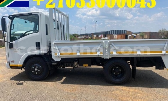 اشتري مستعمل Isuzu FTR 850 White شاحنة في Maseru في Maseru