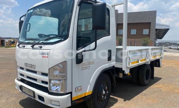Sayi Na hannu Isuzu FTR 850 White Babbar mota in Maseru a Maseru Sayi Na hannu Isuzu FTR 850 White Babbar mota in Maseru a Maseru