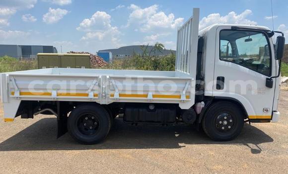 Sayi Na hannu Isuzu FTR 850 White Babbar mota in Maseru a Maseru Sayi Na hannu Isuzu FTR 850 White Babbar mota in Maseru a Maseru