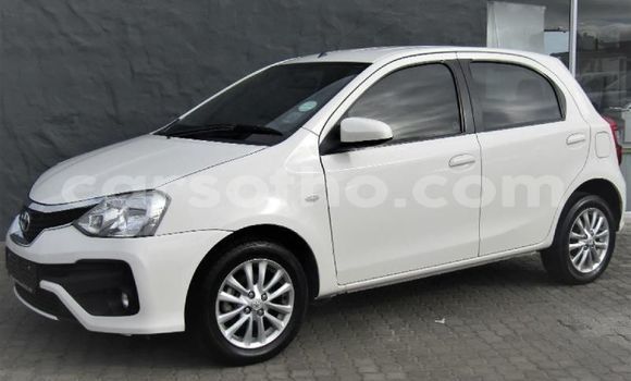 Sayi Na hannu Toyota Etios White Mota in Butha–Buthe a Thaba-Tseka Sayi Na hannu Toyota Etios White Mota in Butha–Buthe a Thaba-Tseka