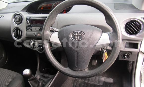 Sayi Na hannu Toyota Etios White Mota in Butha–Buthe a Thaba-Tseka Sayi Na hannu Toyota Etios White Mota in Butha–Buthe a Thaba-Tseka