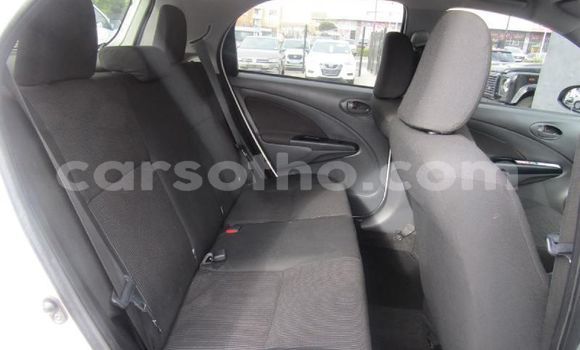 Sayi Na hannu Toyota Etios White Mota in Butha–Buthe a Thaba-Tseka Sayi Na hannu Toyota Etios White Mota in Butha–Buthe a Thaba-Tseka