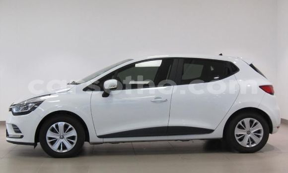 اشتري مستعمل Renault Clio White سيارة في Butha–Buthe في Thaba-Tseka اشتري مستعمل Renault Clio White سيارة في Butha–Buthe في Thaba-Tseka
