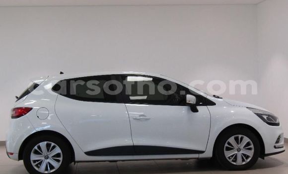 اشتري مستعمل Renault Clio White سيارة في Butha–Buthe في Thaba-Tseka اشتري مستعمل Renault Clio White سيارة في Butha–Buthe في Thaba-Tseka