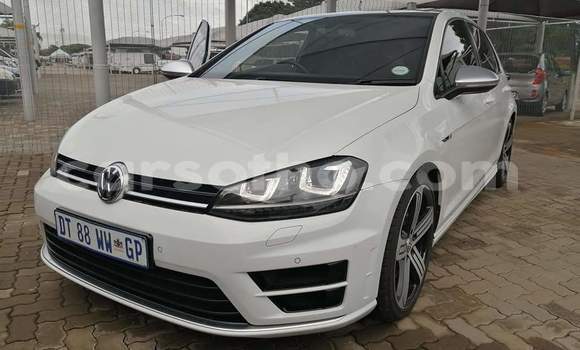 Sayi Na hannu Volkswagen Golf R White Mota in Maseru a Maseru Sayi Na hannu Volkswagen Golf R White Mota in Maseru a Maseru