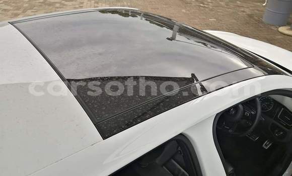Sayi Na hannu Volkswagen Golf R White Mota in Maseru a Maseru Sayi Na hannu Volkswagen Golf R White Mota in Maseru a Maseru