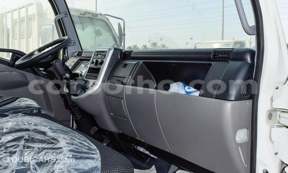 Sayi Imported Mitsubishi L400 White Babbar mota in Import - Dubai a Maseru Sayi Imported Mitsubishi L400 White Babbar mota in Import - Dubai a Maseru