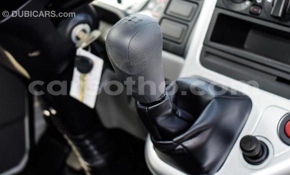 Sayi Imported Mitsubishi L400 White Babbar mota in Import - Dubai a Maseru Sayi Imported Mitsubishi L400 White Babbar mota in Import - Dubai a Maseru