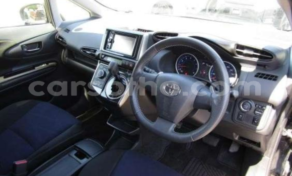 Sayi Na hannu Toyota Wish Black Mota in Butha Buthe a Butha-Buthe Sayi Na hannu Toyota Wish Black Mota in Butha Buthe a Butha-Buthe