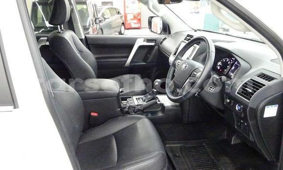 اشتري مستعمل Toyota Land Cruiser Prado White سيارة في Butha Buthe في Butha-Buthe اشتري مستعمل Toyota Land Cruiser Prado White سيارة في Butha Buthe في Butha-Buthe