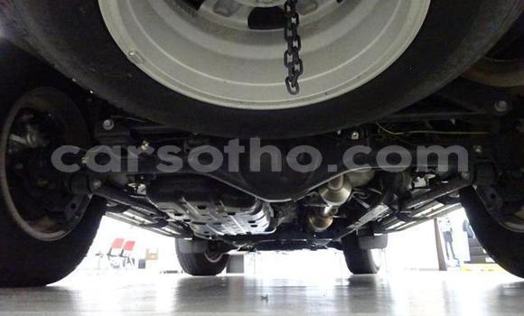 اشتري مستعمل Toyota Land Cruiser Prado White سيارة في Butha Buthe في Butha-Buthe اشتري مستعمل Toyota Land Cruiser Prado White سيارة في Butha Buthe في Butha-Buthe