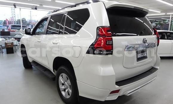 اشتري مستعمل Toyota Land Cruiser Prado White سيارة في Butha Buthe في Butha-Buthe اشتري مستعمل Toyota Land Cruiser Prado White سيارة في Butha Buthe في Butha-Buthe