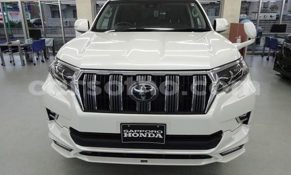 اشتري مستعمل Toyota Land Cruiser Prado White سيارة في Butha Buthe في Butha-Buthe اشتري مستعمل Toyota Land Cruiser Prado White سيارة في Butha Buthe في Butha-Buthe