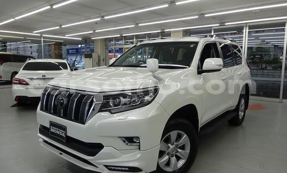 اشتري مستعمل Toyota Land Cruiser Prado White سيارة في Butha Buthe في Butha-Buthe اشتري مستعمل Toyota Land Cruiser Prado White سيارة في Butha Buthe في Butha-Buthe