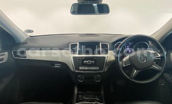 Acheter Occasion Voiture Mercedes-Benz ML–Class Blanc à Maseru, Maseru Acheter Occasion Voiture Mercedes-Benz ML–Class Blanc à Maseru, Maseru