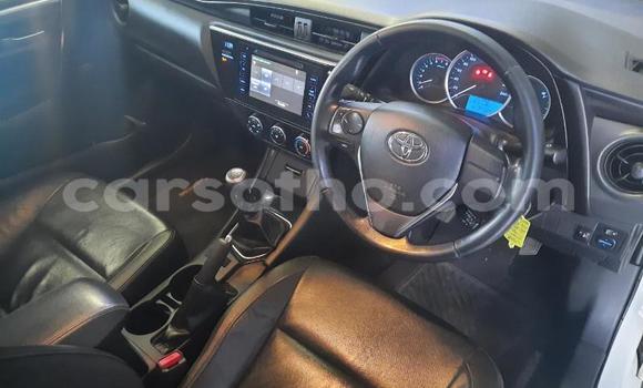 Acheter Occasion Voiture Toyota Corolla Blanc à Maseru, Maseru Acheter Occasion Voiture Toyota Corolla Blanc à Maseru, Maseru