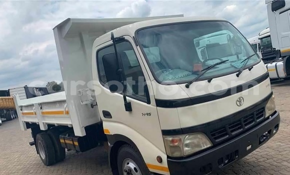 Sayi Na hannu Toyota Dyna White Mota in Maseru a Maseru Sayi Na hannu Toyota Dyna White Mota in Maseru a Maseru