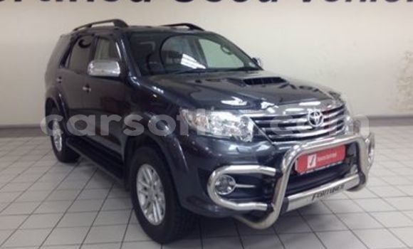 Sayi Na hannu Toyota Fortuner Silver Mota in Maseru a Maseru Sayi Na hannu Toyota Fortuner Silver Mota in Maseru a Maseru