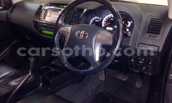 Sayi Na hannu Toyota Fortuner Silver Mota in Maseru a Maseru Sayi Na hannu Toyota Fortuner Silver Mota in Maseru a Maseru