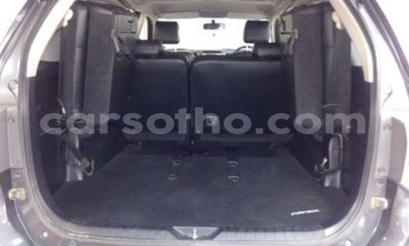 Sayi Na hannu Toyota Fortuner Silver Mota in Maseru a Maseru Sayi Na hannu Toyota Fortuner Silver Mota in Maseru a Maseru