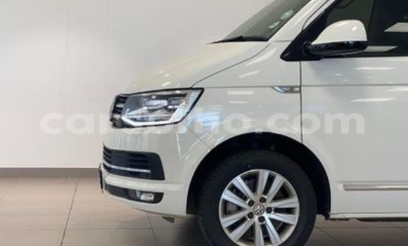 Buy Used Volkswagen Caravelle White Car in Maseru in Maseru Buy Used Volkswagen Caravelle White Car in Maseru in Maseru