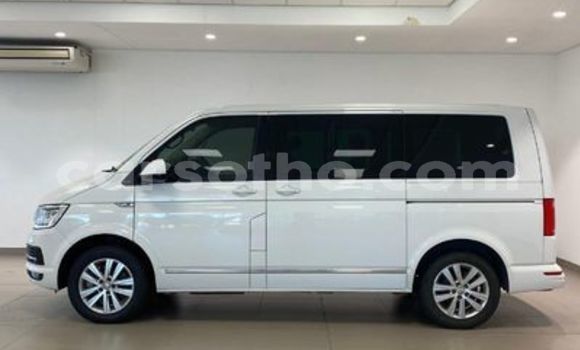 Buy Used Volkswagen Caravelle White Car in Maseru in Maseru Buy Used Volkswagen Caravelle White Car in Maseru in Maseru