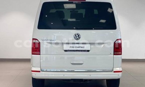 Buy Used Volkswagen Caravelle White Car in Maseru in Maseru Buy Used Volkswagen Caravelle White Car in Maseru in Maseru