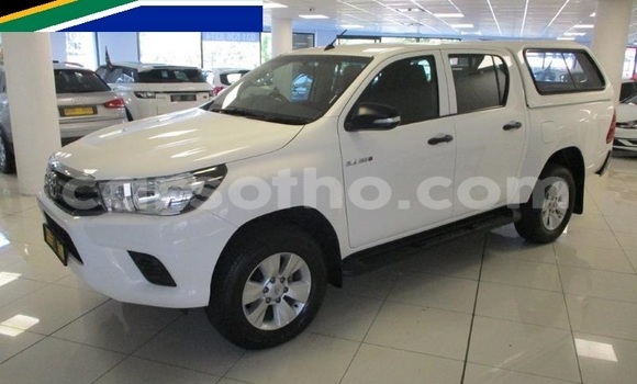 Sayi Na hannu Toyota Hilux White Mota in Maseru a Maseru Sayi Na hannu Toyota Hilux White Mota in Maseru a Maseru