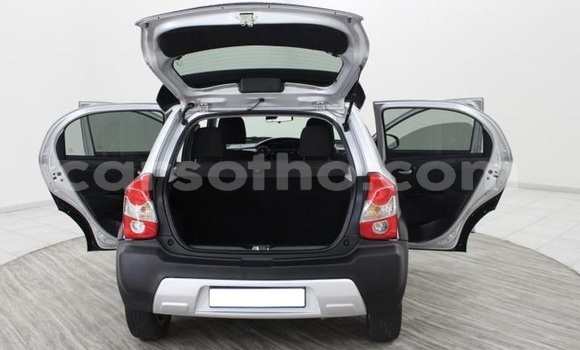 Sayi Na hannu Toyota Etios Silver Mota in Roma a Maseru Sayi Na hannu Toyota Etios Silver Mota in Roma a Maseru