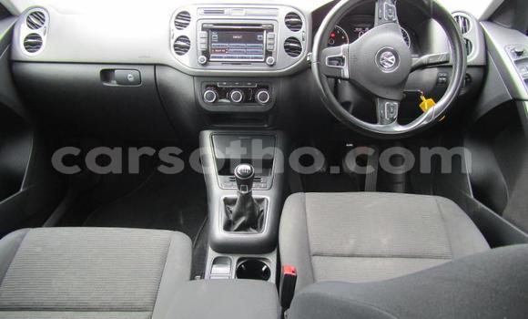 اشتري مستعمل Volkswagen Tiguan Silver سيارة في Butha Buthe في Butha-Buthe اشتري مستعمل Volkswagen Tiguan Silver سيارة في Butha Buthe في Butha-Buthe