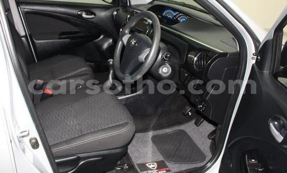 Sayi Na hannu Toyota Etios Silver Mota in Roma a Maseru Sayi Na hannu Toyota Etios Silver Mota in Roma a Maseru