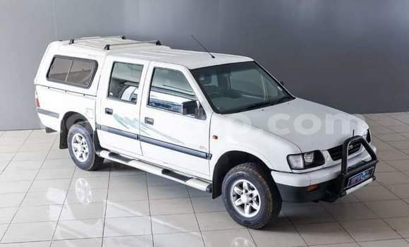 Acheter Occasion Voiture Isuzu KB Blanc à Maseru, Maseru Acheter Occasion Voiture Isuzu KB Blanc à Maseru, Maseru