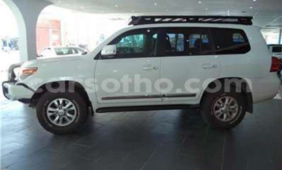 Buy Used Toyota Land Cruiser White Car in Butha–Buthe in Thaba-Tseka Buy Used Toyota Land Cruiser White Car in Butha–Buthe in Thaba-Tseka