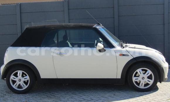 Sayi Na hannu Mini Cooper White Mota in Butha–Buthe a Thaba-Tseka Sayi Na hannu Mini Cooper White Mota in Butha–Buthe a Thaba-Tseka