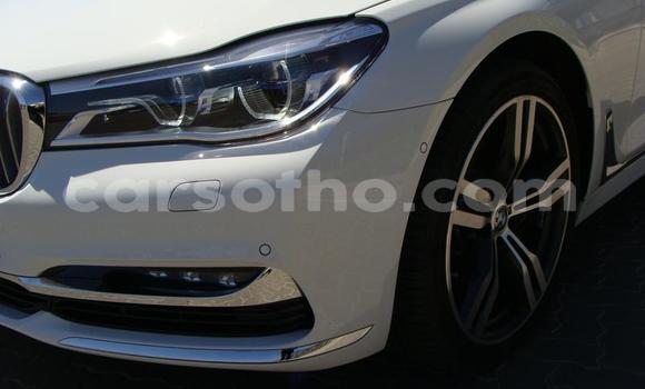 Sayi Na hannu BMW 7er White Mota in Roma a Maseru Sayi Na hannu BMW 7er White Mota in Roma a Maseru