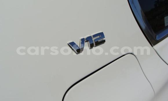 Sayi Na hannu BMW 7er White Mota in Roma a Maseru Sayi Na hannu BMW 7er White Mota in Roma a Maseru