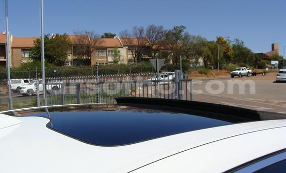 Sayi Na hannu BMW 7er White Mota in Roma a Maseru Sayi Na hannu BMW 7er White Mota in Roma a Maseru