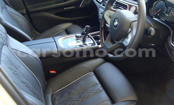 Sayi Na hannu BMW 7er White Mota in Roma a Maseru Sayi Na hannu BMW 7er White Mota in Roma a Maseru