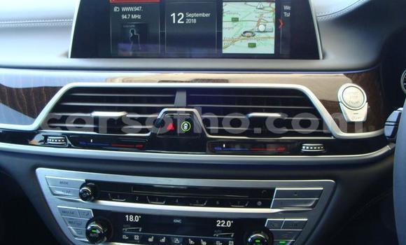 Sayi Na hannu BMW 7er White Mota in Roma a Maseru Sayi Na hannu BMW 7er White Mota in Roma a Maseru