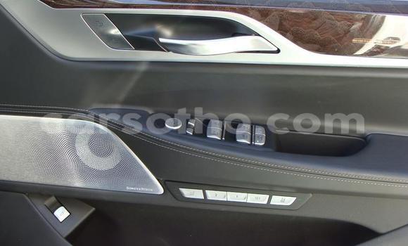 Sayi Na hannu BMW 7er White Mota in Roma a Maseru Sayi Na hannu BMW 7er White Mota in Roma a Maseru