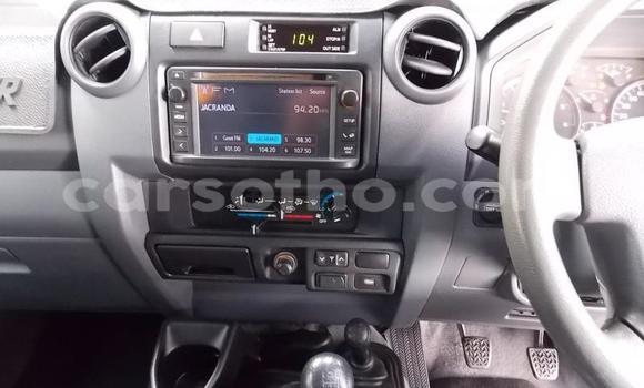 Sayi Na hannu Toyota Land Cruiser Beige Mota in Maseru a Maseru Sayi Na hannu Toyota Land Cruiser Beige Mota in Maseru a Maseru