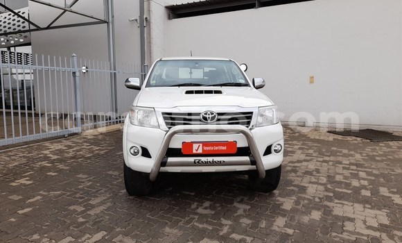 Acheter Occasion Voiture Toyota Hilux Blanc à Maputsoa, Leribe Acheter Occasion Voiture Toyota Hilux Blanc à Maputsoa, Leribe