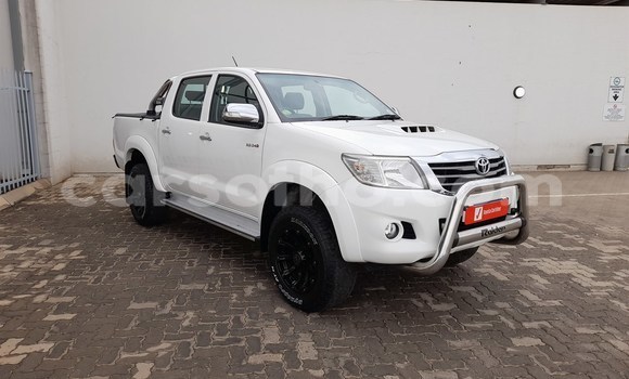 Acheter Occasion Voiture Toyota Hilux Blanc à Maputsoa, Leribe Acheter Occasion Voiture Toyota Hilux Blanc à Maputsoa, Leribe
