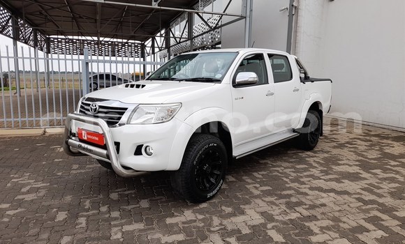 Acheter Occasion Voiture Toyota Hilux Blanc à Maputsoa, Leribe Acheter Occasion Voiture Toyota Hilux Blanc à Maputsoa, Leribe