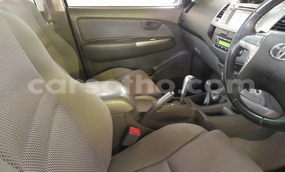 Acheter Occasion Voiture Toyota Hilux Blanc à Maputsoa, Leribe Acheter Occasion Voiture Toyota Hilux Blanc à Maputsoa, Leribe